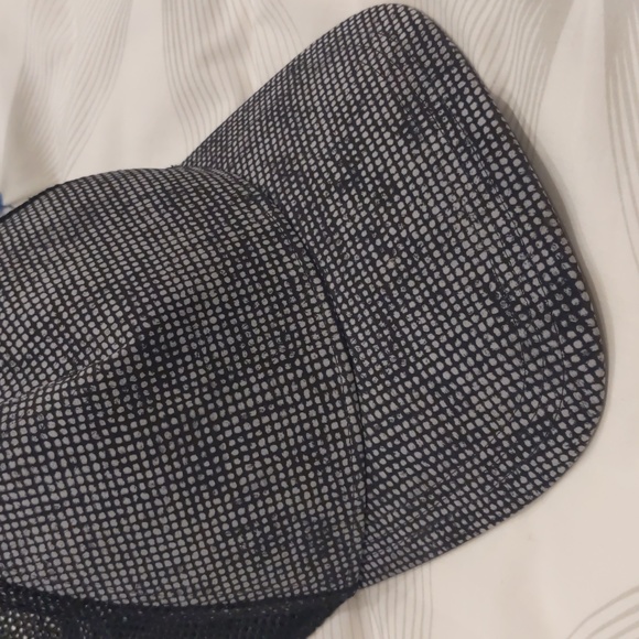 Lululemon | commission hat - Picture 3 of 7